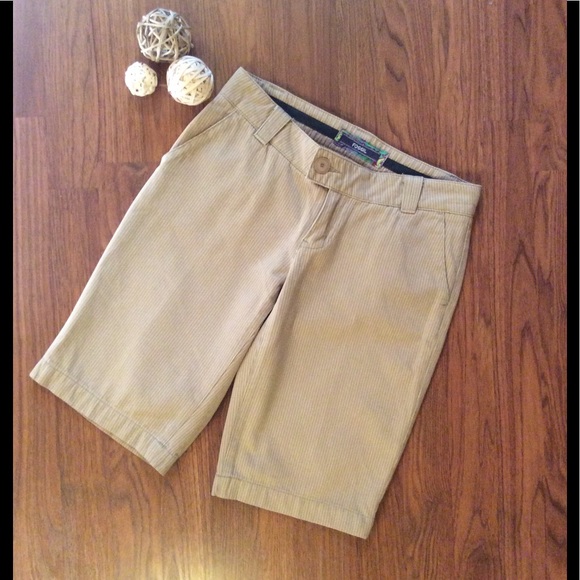 Fossil Bermuda shorts. - Picture 2 of 5
